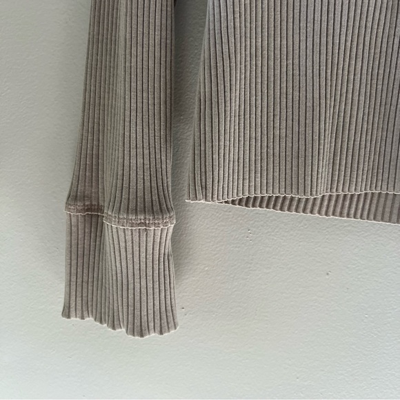 Aerie Ribbed Long Sleeve Top Size L - Picture 3 of 6